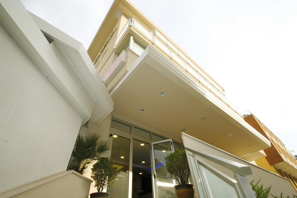 Hotel Sole Mio Rimini Eksteriør billede