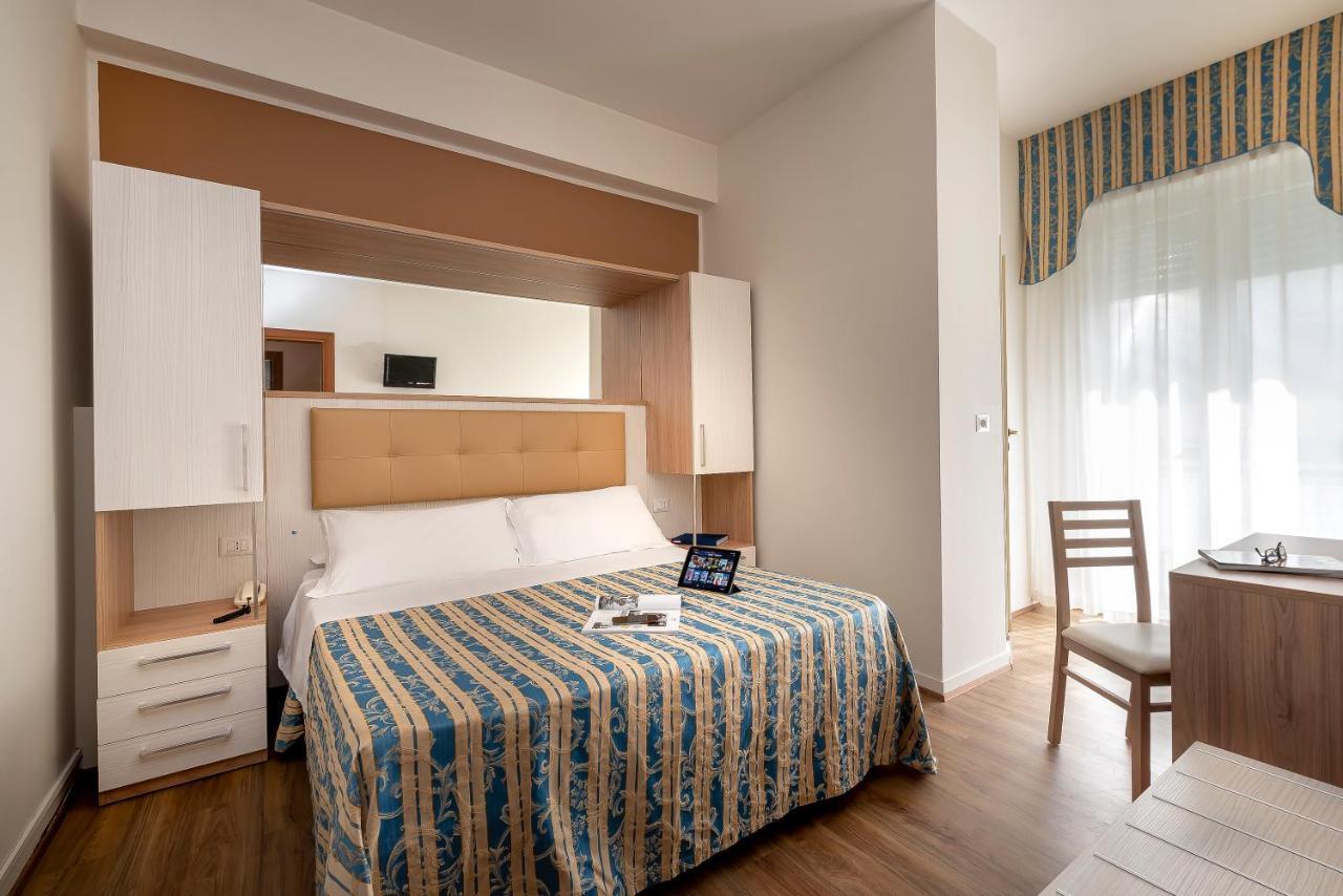 Hotel Sole Mio Rimini Eksteriør billede